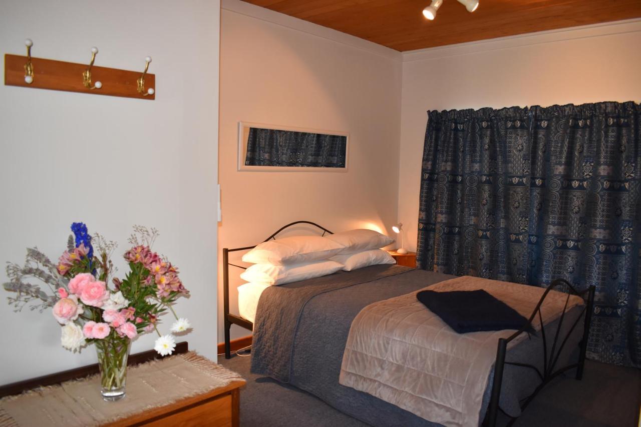Olivista Bed & Breakfast มาสเตอร์ตัน ภายนอก รูปภาพ