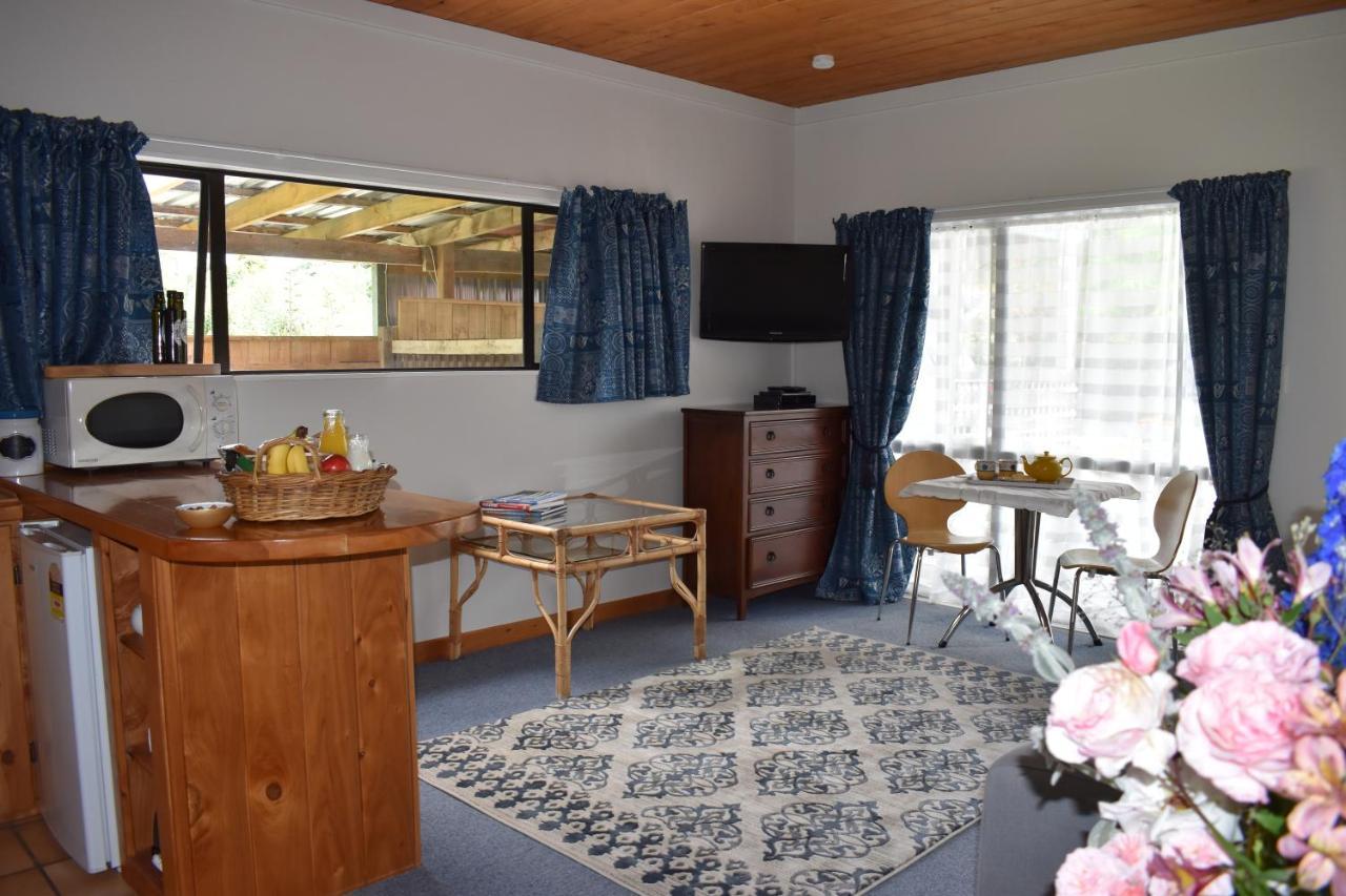 Olivista Bed & Breakfast มาสเตอร์ตัน ภายนอก รูปภาพ