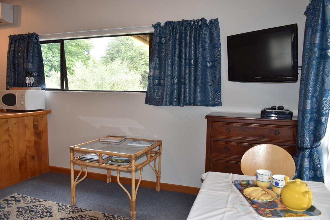 Olivista Bed & Breakfast มาสเตอร์ตัน ภายนอก รูปภาพ