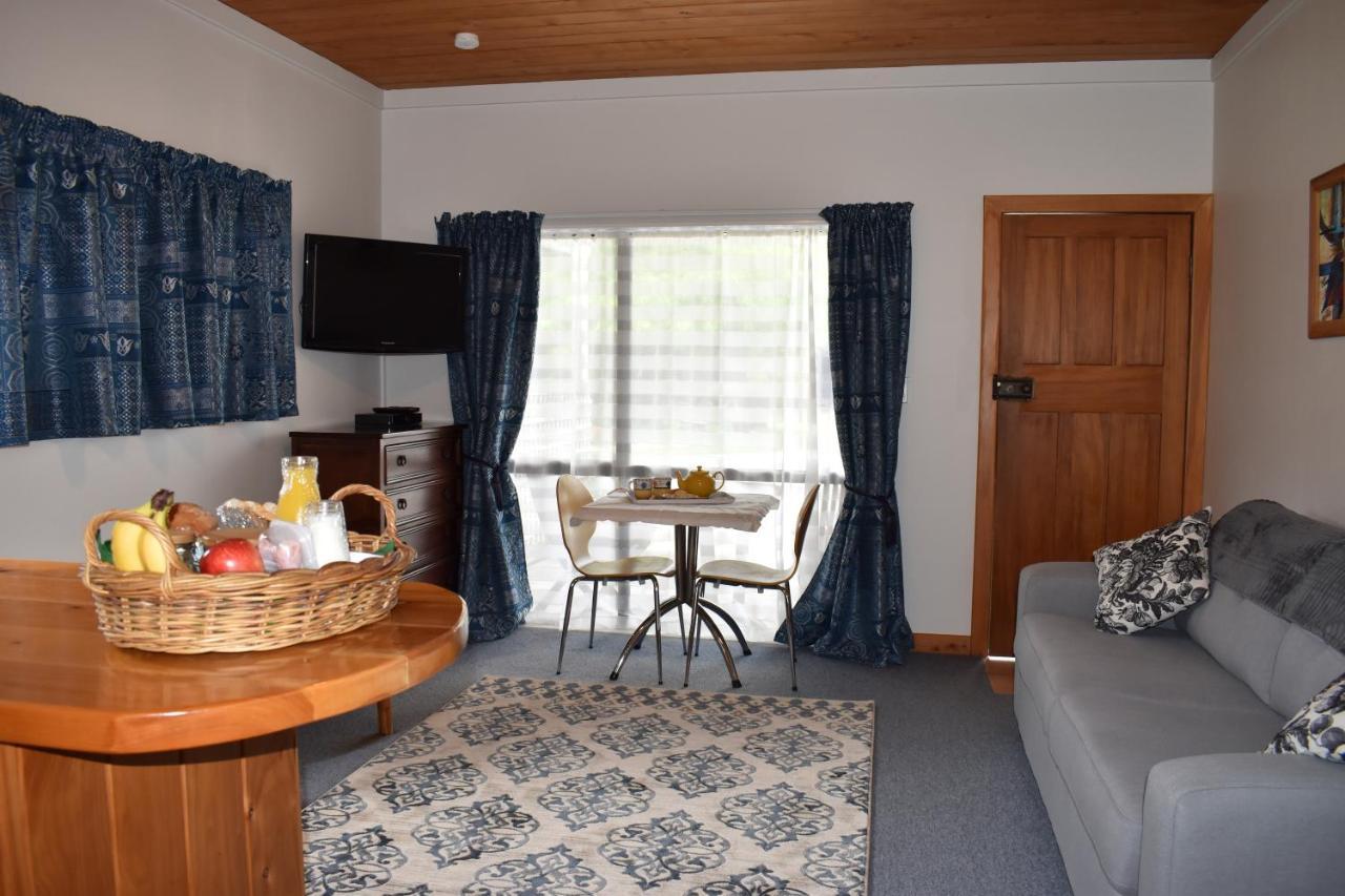 Olivista Bed & Breakfast มาสเตอร์ตัน ภายนอก รูปภาพ
